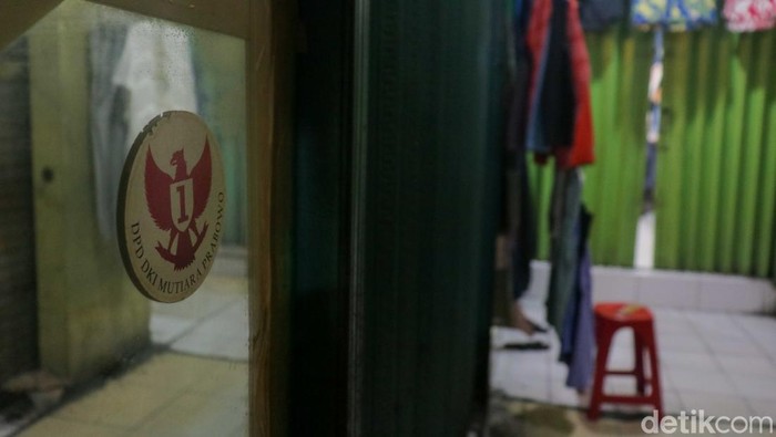 Kondisi Pasar Ular Plumpang kian sepi dari aktivitas jual beli dalam beberapa waktu terakhir. Pada Selasa (14/4/2026), lorong-lorong pasar yang dahulu ramai dipadati pengunjung kini tampak lengang dengan hanya sedikit pembeli yang datang.