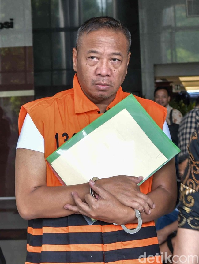 Penampakan Bupati Gatut Sunu Wibowo Jalani Pemeriksaan Perdana di KPK