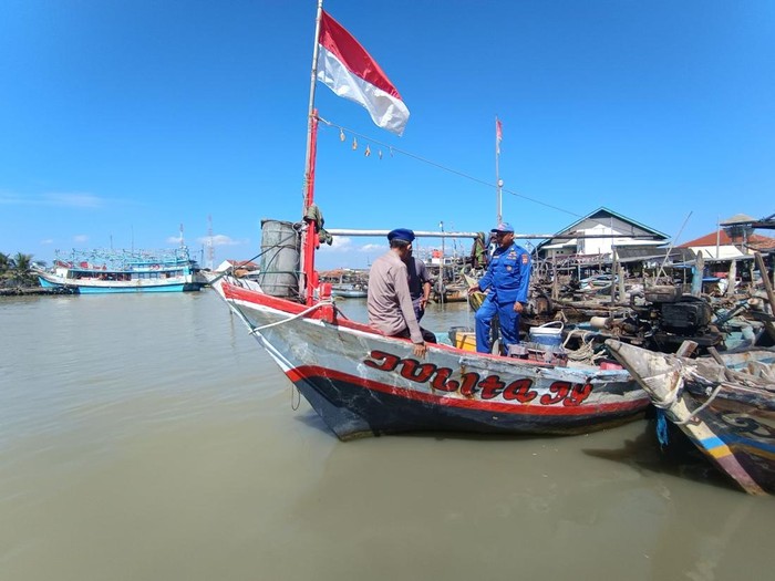 Pencarian seorang nelayan di perairan Kali Menir Indramayu memasuki hari kedua, Selasa