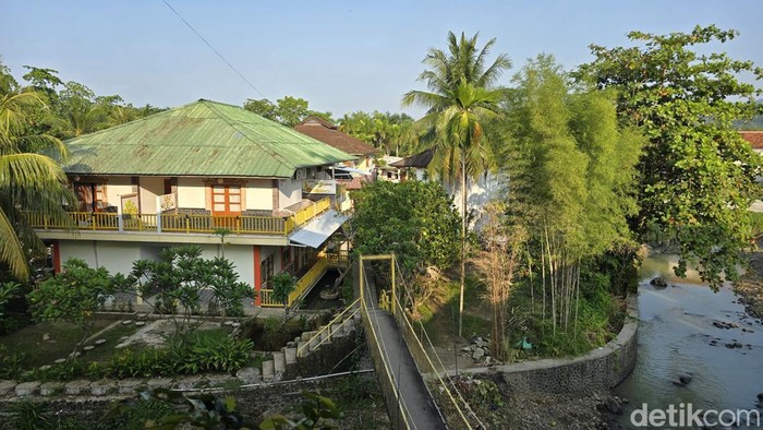 Penginapan yang diduga menjadi tempat WNA asal China menjalankan operasi siber ilegal di Sukabumi