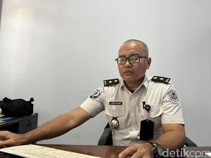 Napi Korupsi Supriadi Berkeliaran ke Coffee Shop Kendari Usai Ikuti Sidang PK