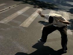 Pose Gila di Foto Ini Bikin Melongo, Hasilnya Epic