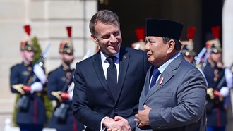 Prabowo Kembali Bertolak ke Prancis Bertemu Macron, Bahas Apa?