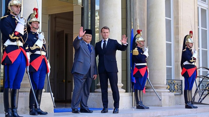 Presiden Prabowo Subianto melanjutkan rangkaian diplomasi dengan Presiden Prancis Emmanuel Macron di Istana Elysee, Paris, Selasa (14/4/2026). Prabowo disambut pasukan kehormatan Prancis saat tiba di Istana Elysee.