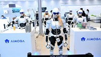 Di sana, Mornine M1 dibanderol 285.800 yuan atau sekitar Rp 716 jutaan. Menurut rencana, unitnya baru mulai tersedia pada akhir bulan depan. Selain robot humanoid, AiMoga juga menawarkan robot anjing Argos X1 dengan harga 15.800 yuan atau Rp 39 jutaan. Foto: Doc. Carscoops.