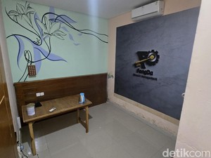 Video: Terbongkar Kantor Siber Ilegal Berkedok Agen Wisata di Sukabumi