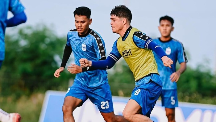 Sesi latihan PSIS di lapangan POJ City Semarang, pada Selasa (14/4/2026).