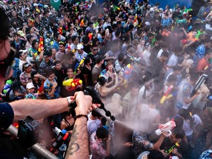 Terpopuler: Di Balik Meriahnya Festival Songkran, Ratusan Orang Tewas di Jalan
