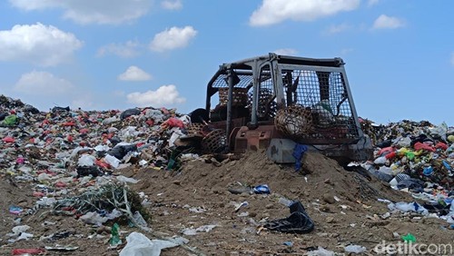 Suasana di TPA Mandung di Desa Sembung Gede, Kecamatan Kerambitan, Tabanan, Selasa (14/4/2026).