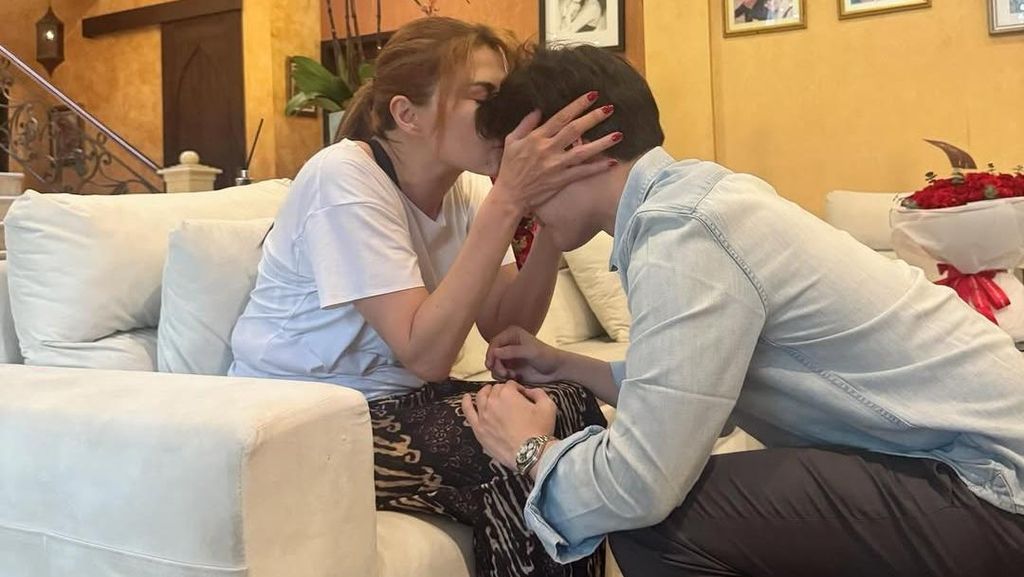 Teuku Rassya Berlutut di Hadapan Tamara Bleszynski Usai Nikah