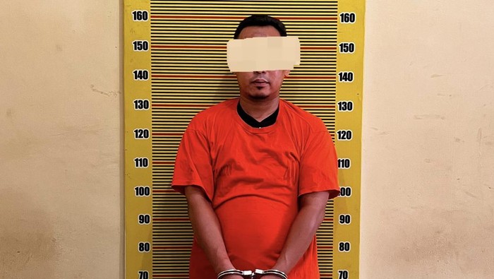 Tersangka saat ditangkap Polda Sumut (dok. Ditresnarkoba Polda Sumut)