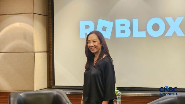 Vice President of Civility and Partnerships Roblox, Tami Bhaumik kepada media di Jakarta, Selasa (14/4/2026). (CNBC Indonesia/Intan Rakhmayanti)
