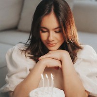 Potret Terbaru Wulan Guritno Usai Oplas, Bak Kembali ABG di Usia 45 Tahun