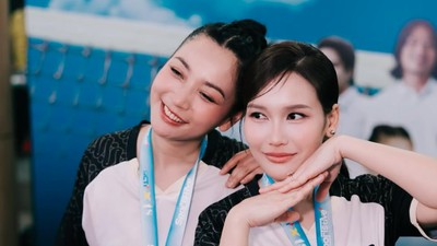 Gaya Total Ayu Ting Ting Tanding Badminton, Sewa MUA Untuk Tampilan ala Korea
