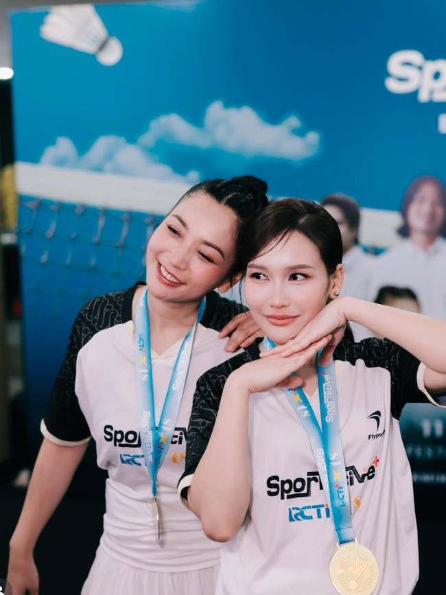 Gaya Total Ayu Ting Ting Tanding Badminton, Sewa MUA Untuk Tampilan ala Korea