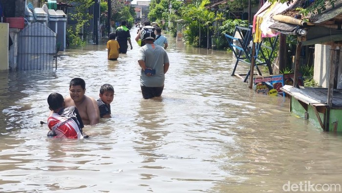 Kondisi banjir di Dusun Ngasinan, Desa Kwarasan, Kecamatan Grogol, Kabupaten Sukoharjo, Rabu (15/4/2026).