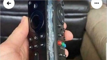 Jasa lem remote TV jadi satu? Ini bukan solusi, tapi awal dari masalah baru. Sekali nempel, siap-siap ribut satu rumah! Foto: Boredpanda