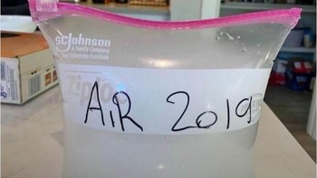 Udara tahun 2019 dijual Rp ratusan ribu. Nostalgia level tinggi, buat yang kangen masa sebelum dunia berubah. Foto: Boredpanda