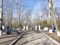 Bocah-bocah di Rusia Nekat Ambil Makanan di Pemakaman, Kelaparan?