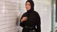 Clara Shinta mengaku kemungkinan bakal sebulan ke depan memilih untuk gak ambil endorse. Artinya aku tidak mengambil kesempatan viral kemarin untuk di monetize ya, tulisnya. (Foto: dok Instagram clarashintareal)