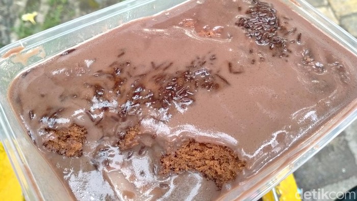 Coklat Moist, Dessert Lumer Ala Malaysia yang Hadir di Binjai.