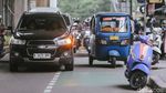 Bajaj dan Taksi Ngetem hingga Makan Jalan di Pasar Mayestik
