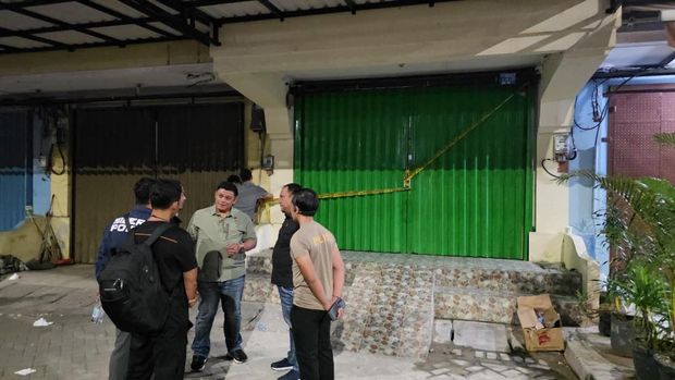 Dittipideksus Bareskrim Polri membongkar dugaan penyelundupan HP impor ilegal. Dittipideksus Bareskrim menyita ribuan HP ilegal usai menggeledah 5 lokasi. (dok Polri)