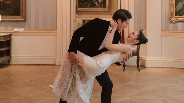 Foto Prewedding Terbaru Syifa Hadju-El, Pamer Punggung Pakai Dress Backless
