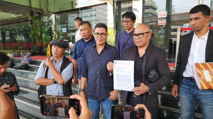 Faizal Assegaf melaporkan Jubir KPK Budi Prasetyo ke Dewas KPK . (Adrial/detikcom)