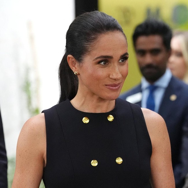 Gaya Meghan Markle di Australia, Viral Turun Kelas Naik Pesawat Komersial