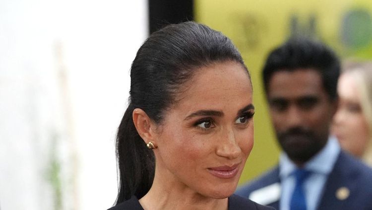 Gaya Meghan Markle di Australia, Viral Turun Kelas Naik Pesawat Komersial
