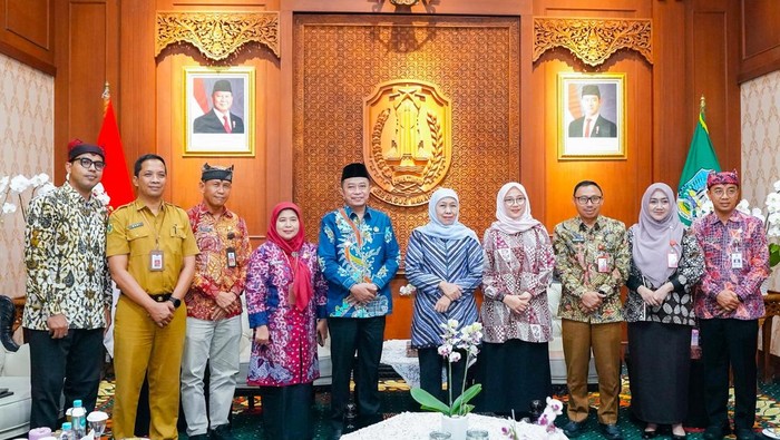 Gubernur Khofifah Indar Parawansa bertemu Bupati Banyuwangi dan Bupati Bondowoso membahas revalidasi Geopark Ijen
