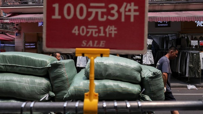 Hiruk Pikuk Pedagangan di Pasar Grosir Guangzhou