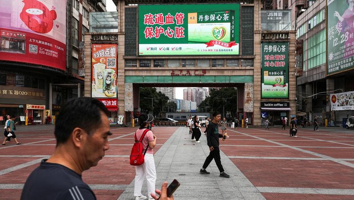 Hiruk Pikuk Pedagangan di Pasar Grosir Guangzhou