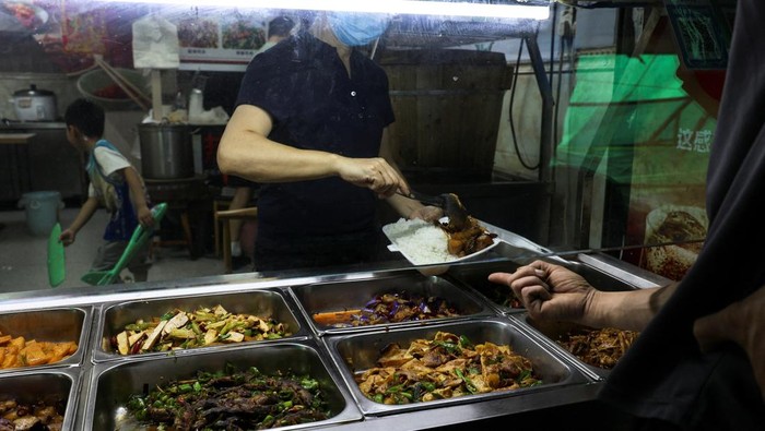 Hiruk Pikuk Pedagangan di Pasar Grosir Guangzhou