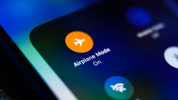 Ilustrasi Flight Mode di Smartphone