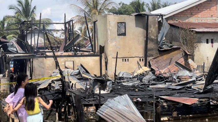 Kebakaran di Palembang hanguskan rumah dan 4 bedeng