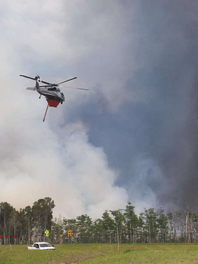 Kebakaran Semak Meluas, Helikopter Dikerahkan Padamkan Api