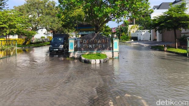 Kondisi banjir di Solo Baru, Kecamatan Grogol, Kabupaten Sukoharjo, Rabu (15/4/2026) pagi.