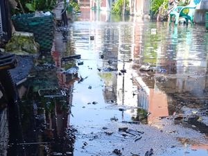 Banjir di Grogol Sukoharjo Tiba-tiba Hitam Pekat, Ini Penyebabnya