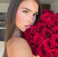 Leah Halton dikenal sebagai influencer dan TikToker cantik. Kehadirannya di Coachella mengundang perhatian.Foto: Instagram @leahhalton