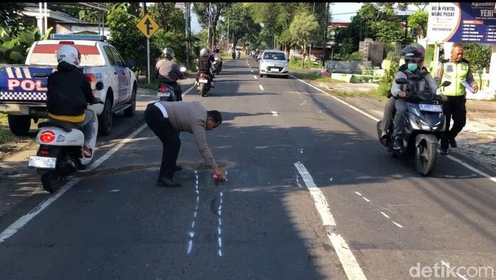 Lokasi kecelakaan perempuan tewas terlindas truk di Mojokerto