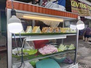 Lupis Ketan, Jajanan Lawas di Medan Tetap Diburu di Tengah Tren Kuliner Modern