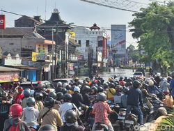 Solo Baru Macet Parah Imbas Banjir