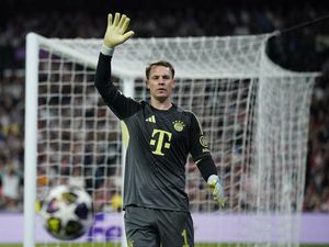 Neuer: Pensiun atau Lanjut Musim Depan? Saya Belum Tahu