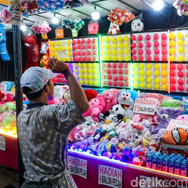 Pasar Malam Jagakarsa, Hiburan Sederhana yang Tetap Diminati Warga
