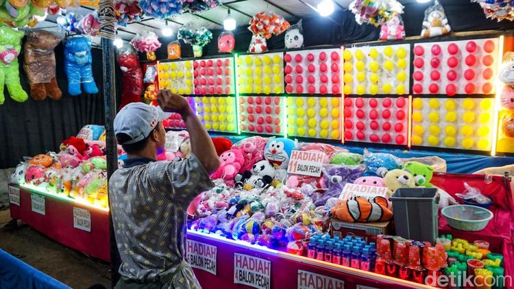 Pasar Malam Jagakarsa, Hiburan Sederhana yang Tetap Diminati Warga