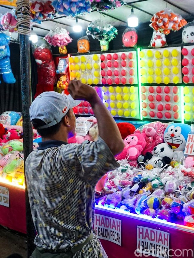 Pasar Malam Jagakarsa, Hiburan Sederhana yang Tetap Diminati Warga
