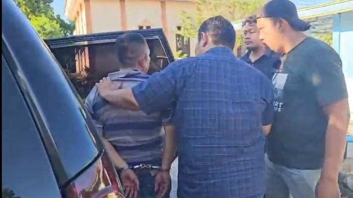 Pelaku saat ditangkap di Sampang