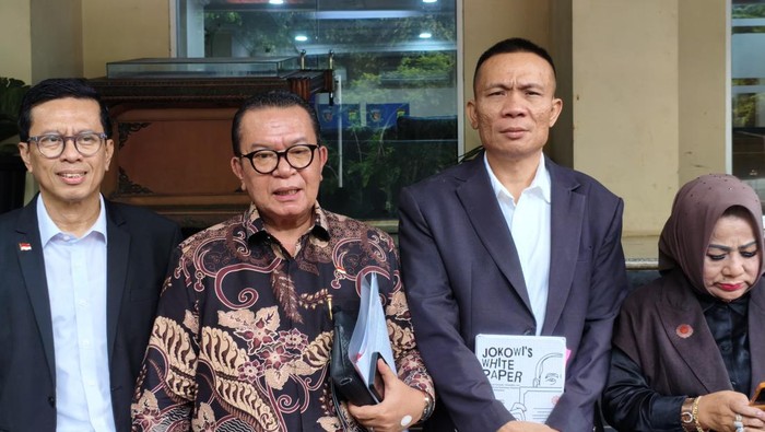 Pihak Rismon Sianipar mengaku sudah menyelesaikan proses restorative Justice (RJ) dalam kasus tudingan ijazah palsu Presiden ke-7 RI Joko Widodo (Jokowi). (Kurniawan F/detikcom)